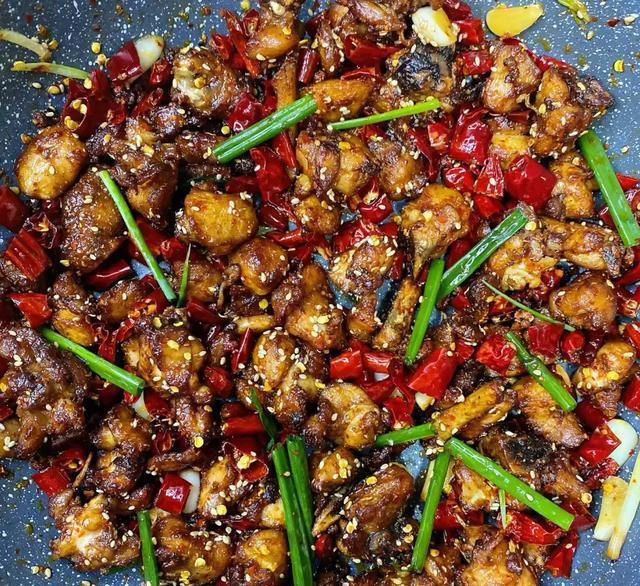 辣子鸡：舌尖上的辣味传奇