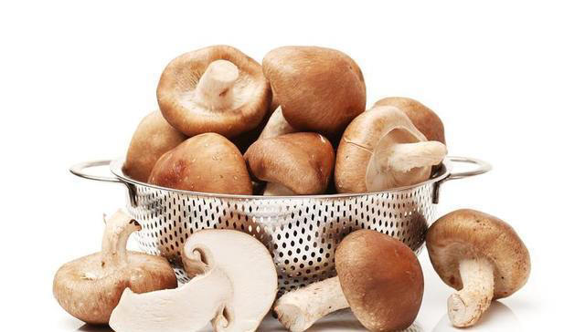 痛风不能吃海鲜？提醒：真正不能吃的食物，已列成清单，建议收藏