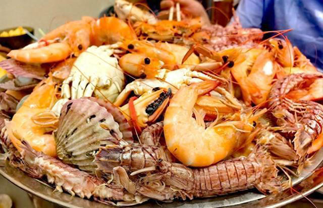 痛风不能吃海鲜？提醒：真正不能吃的食物，已列成清单，建议收藏