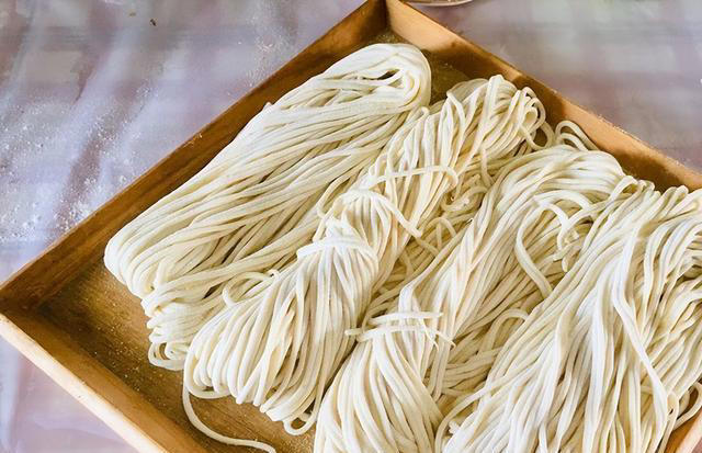 痛风不能吃海鲜？提醒：真正不能吃的食物，已列成清单，建议收藏