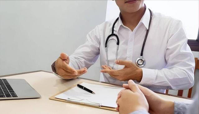 痛风不能吃海鲜？提醒：真正不能吃的食物，已列成清单，建议收藏