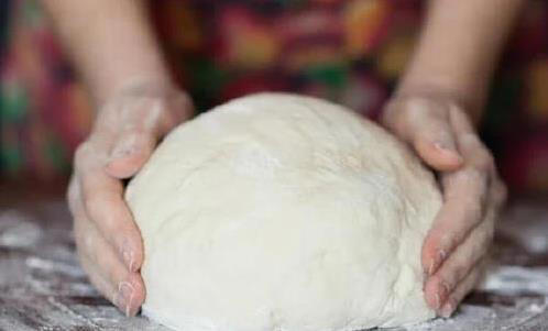 手擀面不用水，换1样东西，面条爽滑又筋道