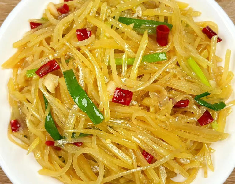 吃了 400 年土豆，为什么咱中国人不把它当饭吃？真相在这儿