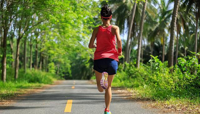 长期坚持跑步，身体变瘦了，人却变老了？这是怎么回事？