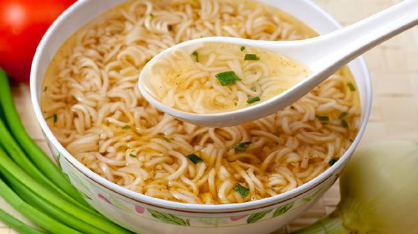 早餐为什么不建议吃面条?医生直言:不止是面条,这5物也该少吃