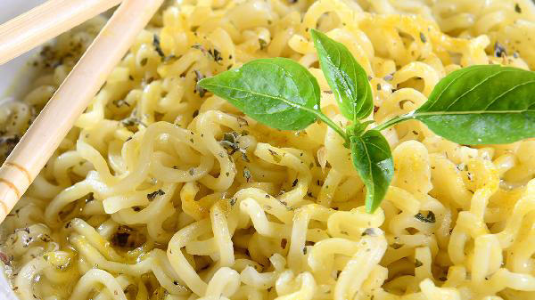  早餐为什么不建议吃面条？医生直言：不止是面条，这5物也该少吃 