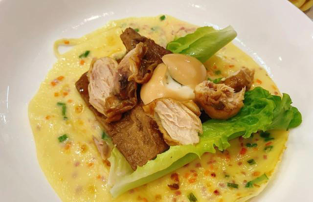 不加一滴水，教你做早餐鸡蛋饼，10分钟搞定，香软好吃，营养健康