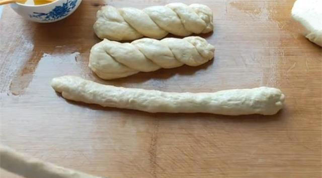 懒人面包，不用揉出膜，我用擀面，一个小妙招，个个柔软又拉丝
