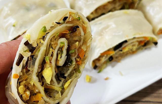 一种馅两种做法，不发面不烫面，皮薄馅大好吃，蒸两锅不够吃