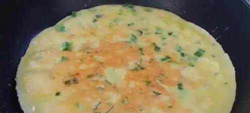 1个鸡蛋1勺面粉，早餐饼煎出金黄香，味道好到停不下来