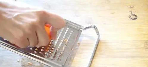 1个鸡蛋1勺面粉，早餐饼煎出金黄香，味道好到停不下来