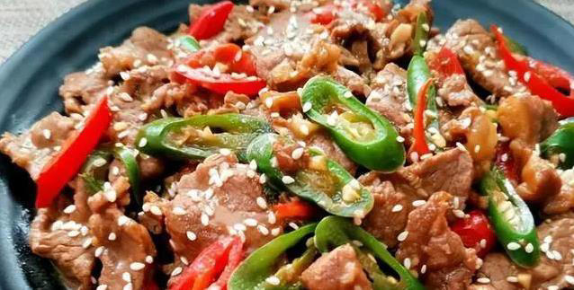 牛肉炒得又嫩又香的秘诀,10分钟上手,朋友吃完都夸你厨艺高!