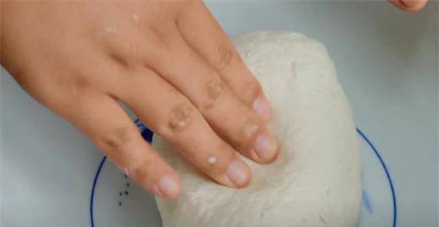 家常发面饼新做法，到锅个个起大泡，暄软又蓬松，比面包还好吃