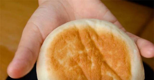 家常发面饼新做法，到锅个个起大泡，暄软又蓬松，比面包还好吃