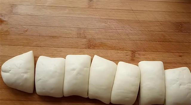 花生和面粉新吃法，一叠一抻，鼓大泡就好，香甜酥脆，做法超简单