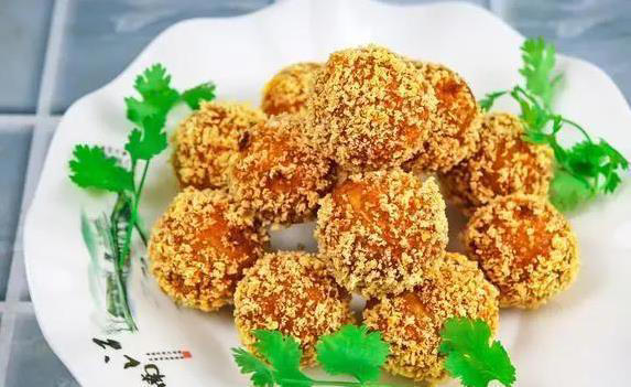 红薯丸子新做法，外酥里软超好吃，3步做出童年味道