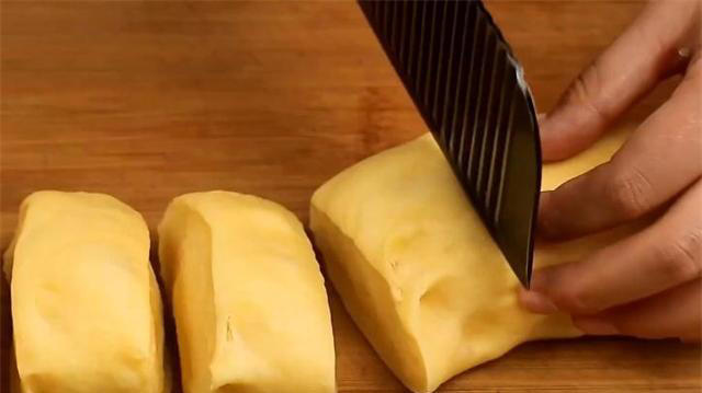 面包的懒人做法，在家轻松做出来，香甜柔软又拉丝，孩子超喜欢