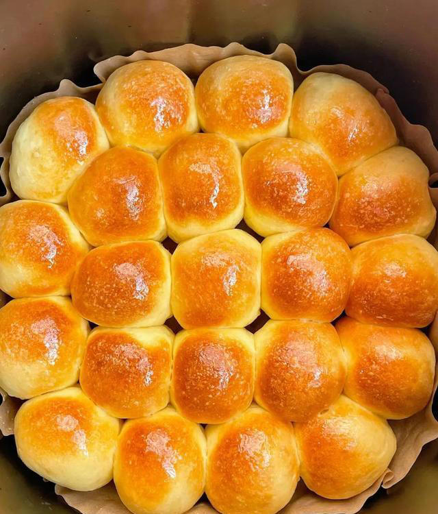 不用揉面，也可以做的空气炸锅面包！松软香甜，软糯拉丝