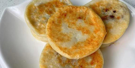 糯米饼外酥里糯香甜爆棚，10分钟学会做法，你还不试试？