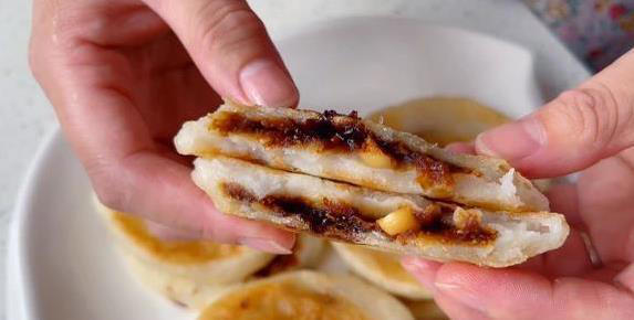 糯米饼外酥里糯香甜爆棚，10分钟学会做法，你还不试试？