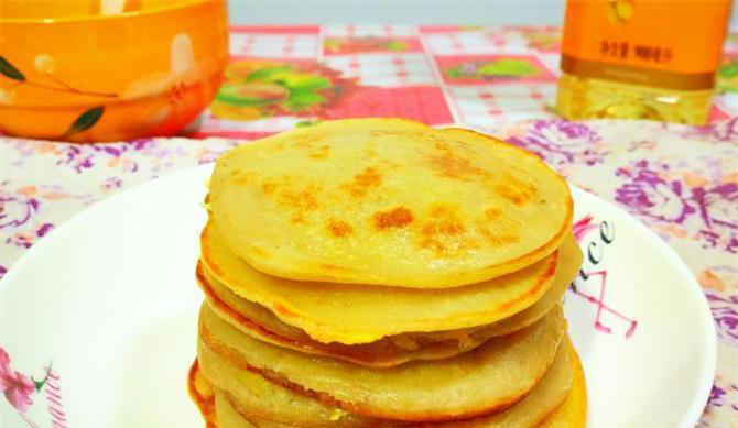 1根香蕉，1把面粉，教你从没吃过的做法，比面包简单，比发糕好吃