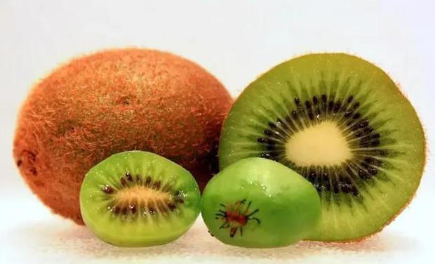 草莓、蓝莓、树莓……这些“莓”果，都是一家吗？