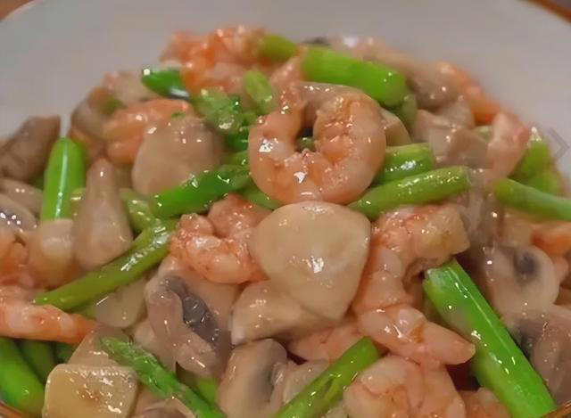 家常炒肉的4个做法，牢记2点，出锅嫩滑鲜香又入味，下饭还解馋