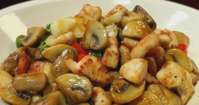 家常炒肉的4个做法，牢记2点，出锅嫩滑鲜香又入味，下饭还解馋