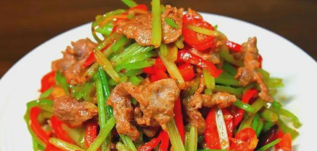 家常炒肉的4个做法，牢记2点，出锅嫩滑鲜香又入味，下饭还解馋