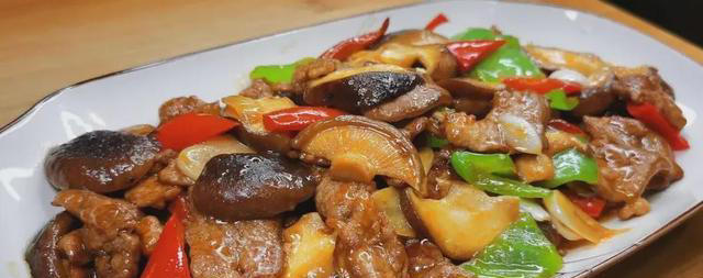 家常炒肉的4个做法，牢记2点，出锅嫩滑鲜香又入味，下饭还解馋