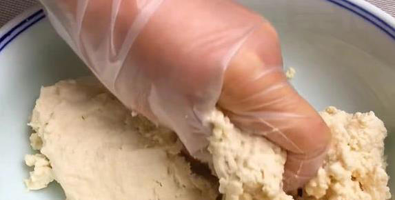 一块豆腐三颗蛋，做出低脂蔬菜饼，7天清爽不长肉？