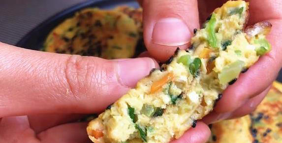 一块豆腐三颗蛋，做出低脂蔬菜饼，7天清爽不长肉？