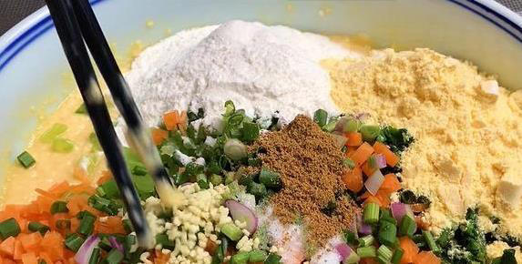 一块豆腐三颗蛋，做出低脂蔬菜饼，7天清爽不长肉？