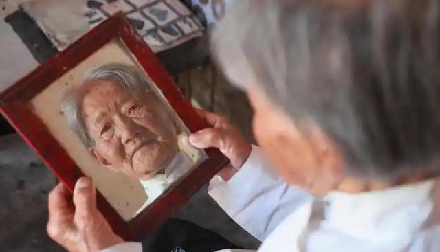 人有没有脂肪肝，看起床就知？脂肪肝的人，起床常有这4个特征