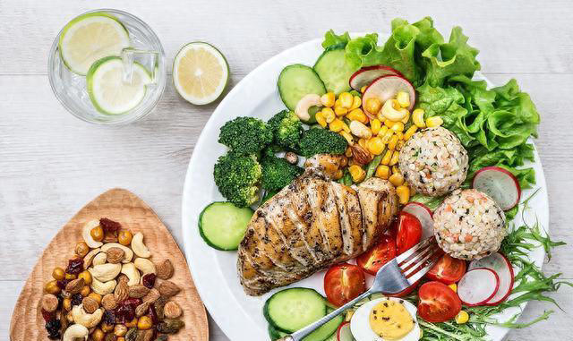 减脂≠减重，如何减掉更多的脂肪，并尽可能地留住肌肉？