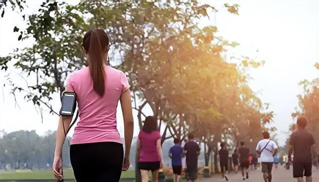 散步才是普通人减肥的最好运动？
