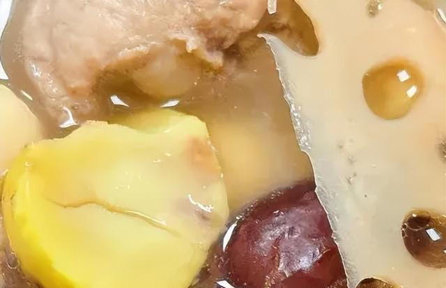 女人气血不足，建议秋天多吃六道菜，增强免疫力，越吃越健康