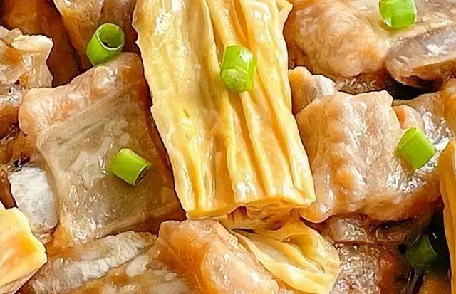 女人气血不足，建议秋天多吃六道菜，增强免疫力，越吃越健康