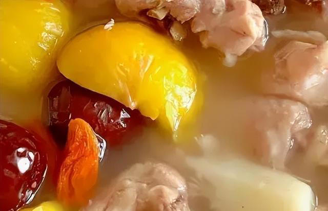 女人气血不足，建议秋天多吃六道菜，增强免疫力，越吃越健康