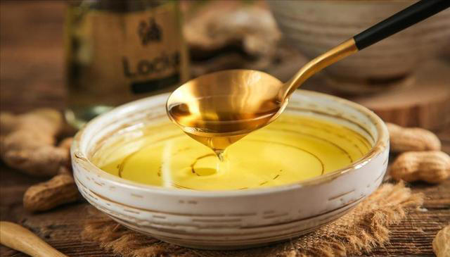 哪种油对身体“最”不健康？是花生油吗？医生：2种油尽量少用