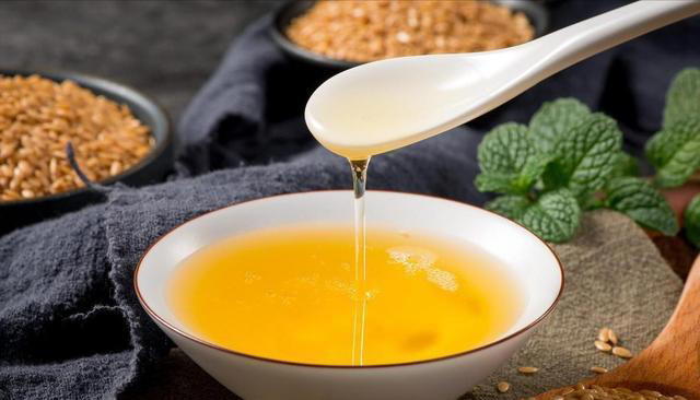 哪种油对身体“最”不健康？是花生油吗？医生：2种油尽量少用