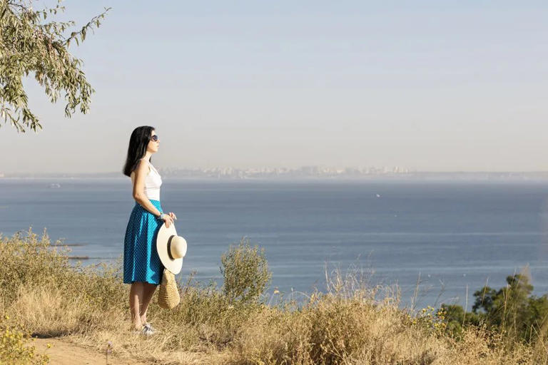 做人，既要有管的责任，也要有不管的智慧。 每个人都在追求幸福。 可是，怎样才能获得幸福呢？ 有人说： “一个人不要管不该管的事，就活通透了。” 诚然，管了不该管的事，只能徒增烦恼。 而不管不该管的事，才能活得洒脱自在。 愚蠢的人，凡事强出