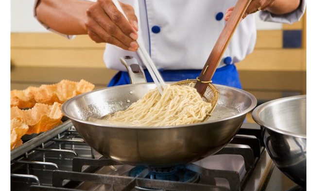 吃面条到底是养胃还是伤胃？协和医生为你解读，涨知识了