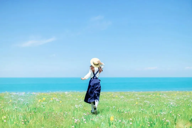 人生在世，每个人都希望活得通透，少一些烦恼，多一些幸福。 然而，世事纷繁复杂，人心难测，一不小心就会陷入困境。 究其原因，往往是因为我们太容易暴露自己，让别人有机可乘。 所以真正聪明的女人，都懂得在适当时候“藏锋”，在关键时刻“装穷”。 做