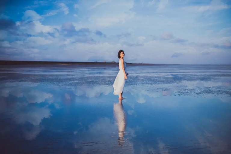 一个女人，学会在这三个地方“装穷”，才是真厉害