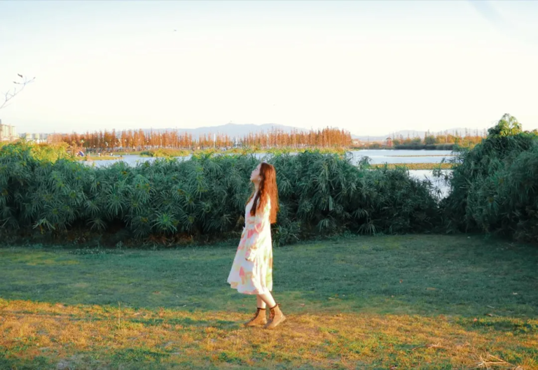 长期不快乐的人，请立即做这1件事，不开玩笑