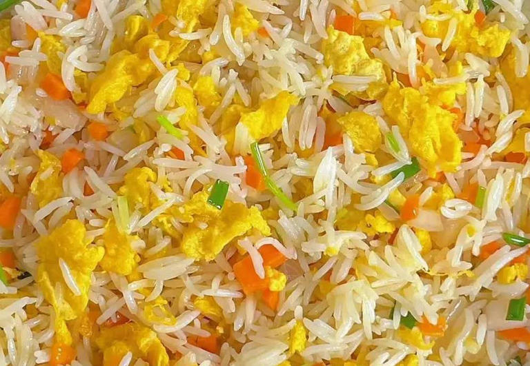 剩饭秒变大餐！6种炒饭做法香翻天，你家常备哪款？