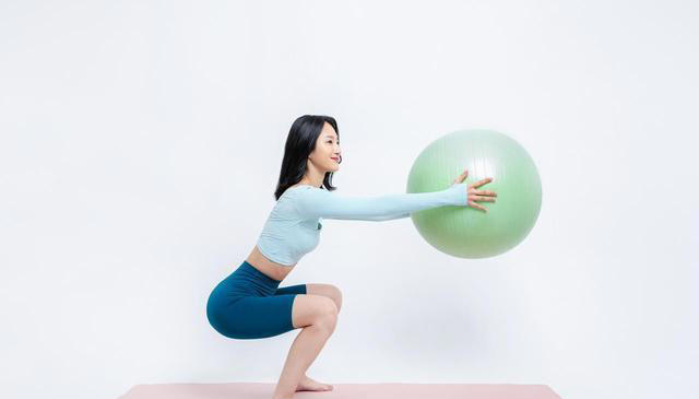 为什么再累，也要坚持做深蹲？长期做深蹲，6大好处会不请自来！