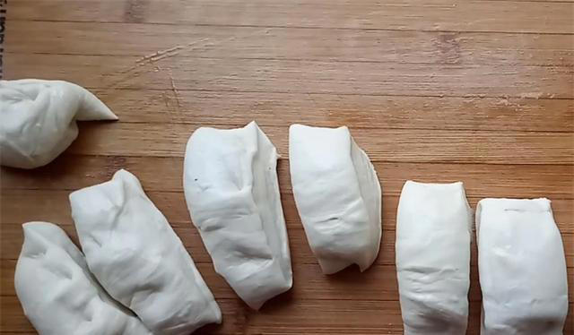 香酥葱花饼，排队20分钟才能买到，自己在家做，这味道都能开店了