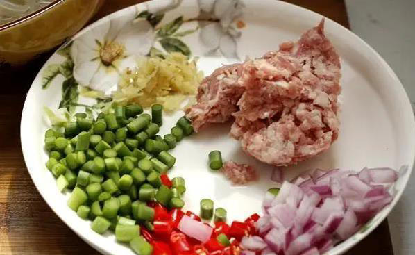 粉条百搭又好吃，肉末一炒香翻天，你家咋做最拿手？